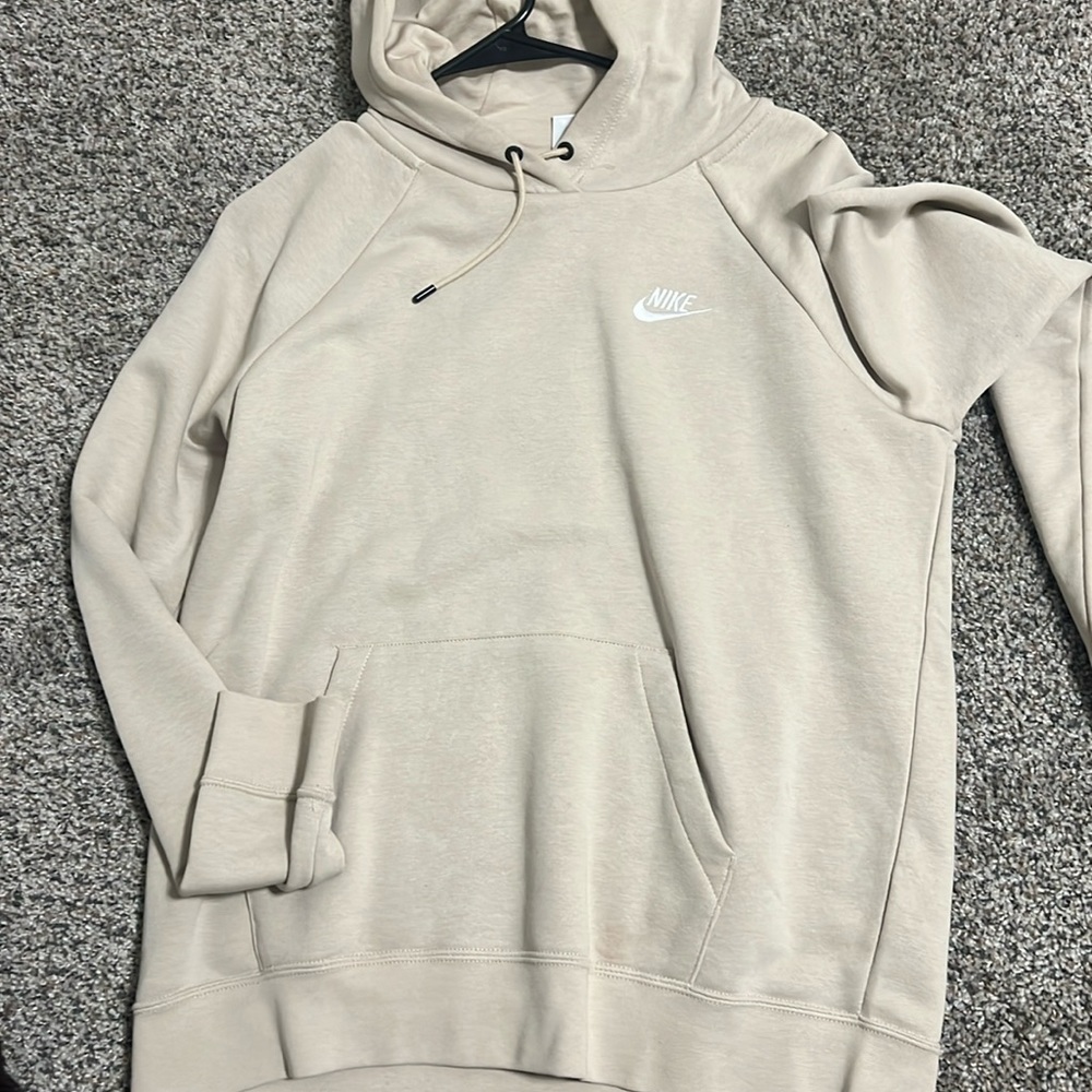 CREAM NIKE HOODIE ‼️